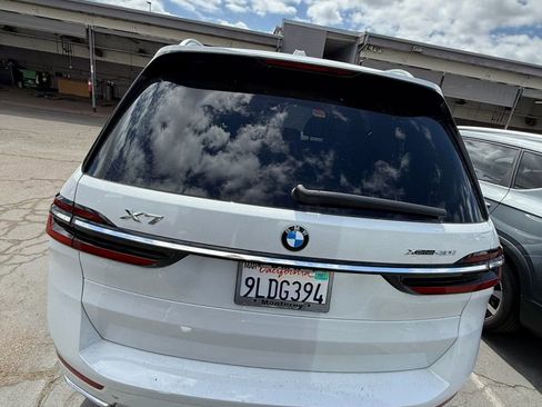 Used 2024 BMW X7 xDrive40i w/ Premium Package AWD/4WD image 5
