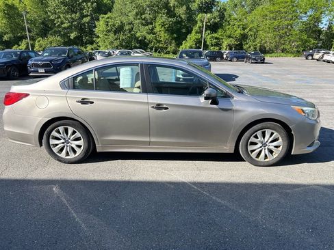 Used 2016 Subaru Legacy 2.5i Premium AWD/4WD image 6