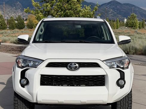 Used 2016 Toyota 4Runner SR5 Premium AWD/4WD image 2