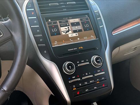 Used 2018 Lincoln MKC Select w/ Select Plus Package image 6