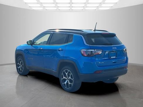 Certified 2025 Jeep Compass Limited AWD/4WD image 5