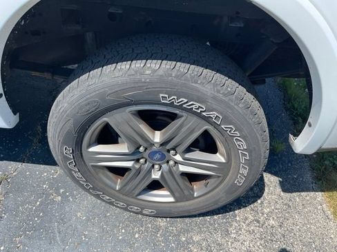 Used 2020 Ford F150 XLT w/ Equipment Group 302A Luxury AWD/4WD image 6