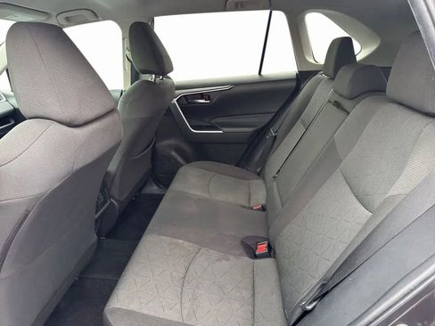 Used 2022 Toyota RAV4 XLE image 21