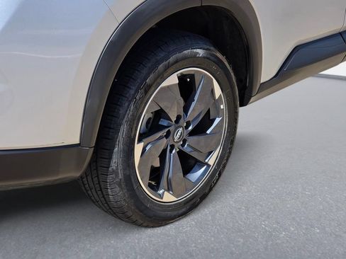 Used 2025 Nissan Rogue SV FWD image 8
