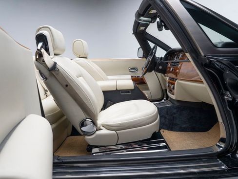 Used 2010 Rolls-Royce Phantom Drophead Coupe RWD image 42