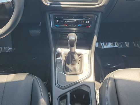 Used 2023 Volkswagen Tiguan SE FWD image 15