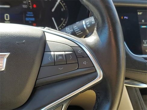 Used 2018 Cadillac XT5 FWD image 12