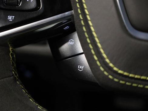 Used 2022 Chevrolet Corvette Stingray Premium Conv w/ Z51 Performance Package image 30