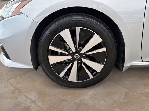 Used 2022 Nissan Altima 2.5 SV w/ SV Premium Package image 25