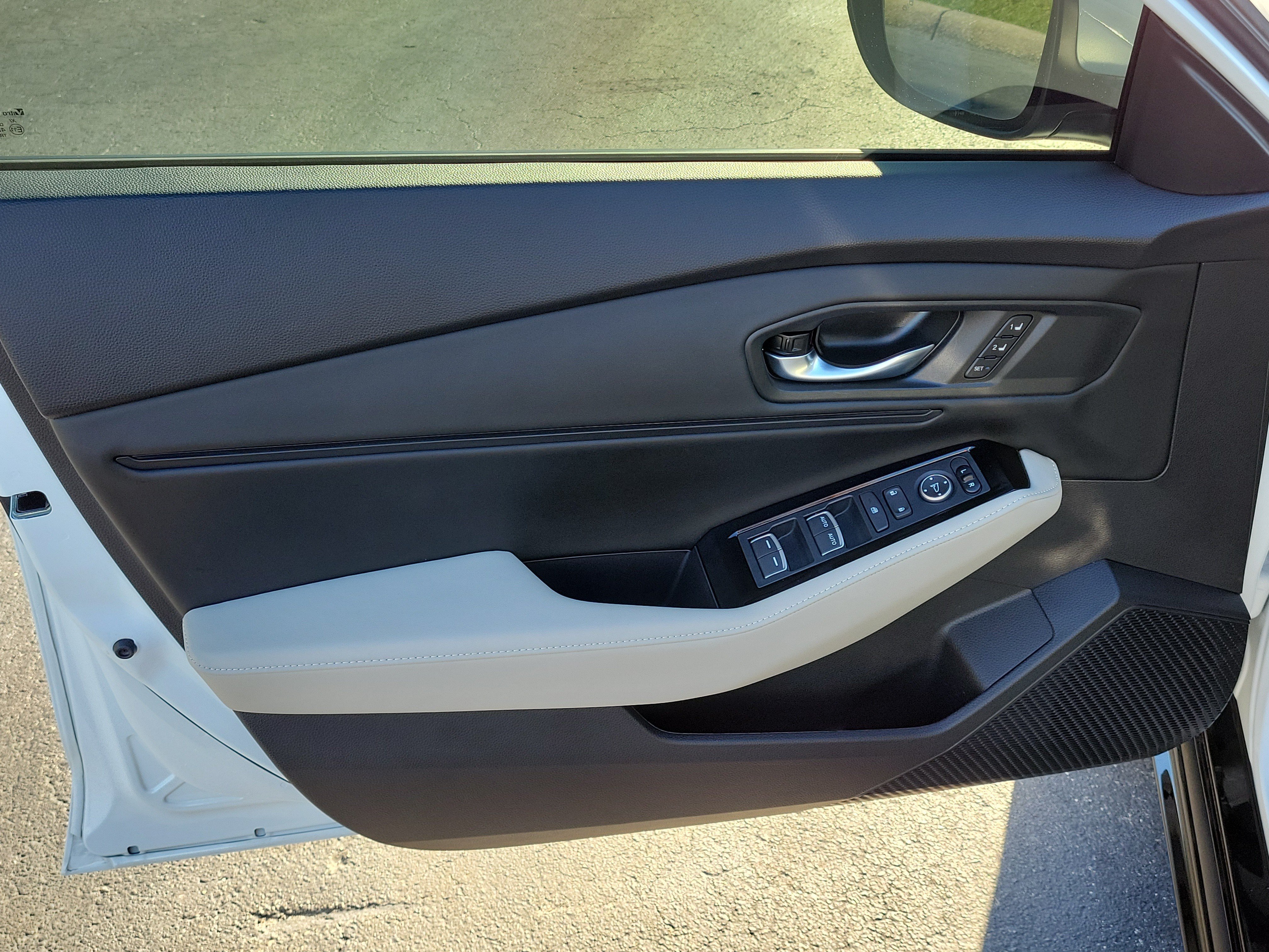 Used 2025 Honda Accord Touring image 17