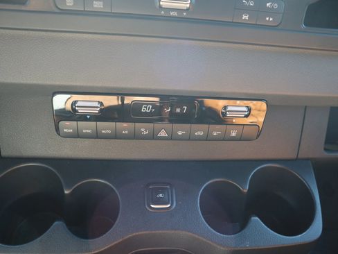 Used 2021 Mercedes-Benz Sprinter 2500 image 21