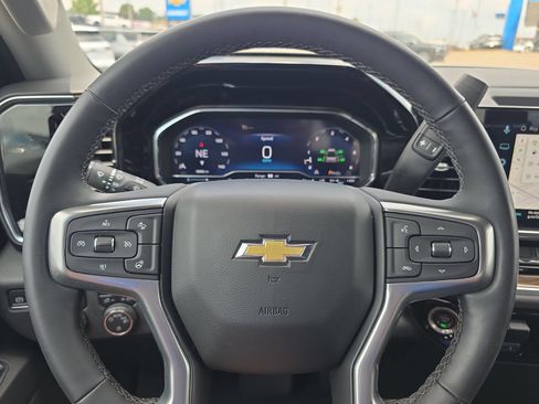 Used 2024 Chevrolet Silverado 1500 LT RWD image 18