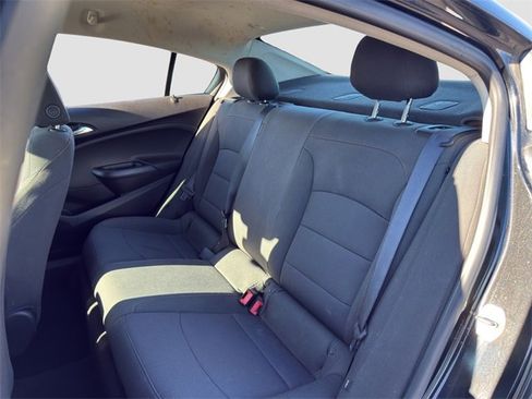 Used 2018 Chevrolet Cruze LS image 13