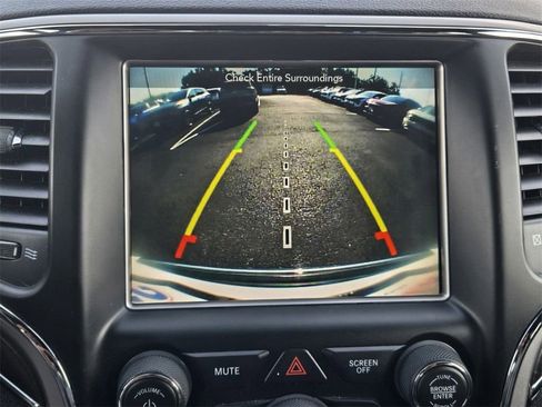 Used 2018 Jeep Grand Cherokee Limited image 17