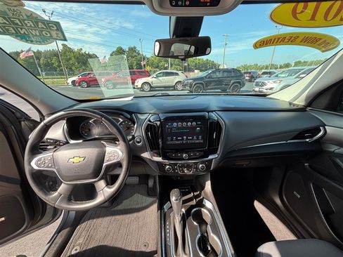 Used 2019 Chevrolet Traverse Premier w/ Driver Confidence II Package FWD image 11