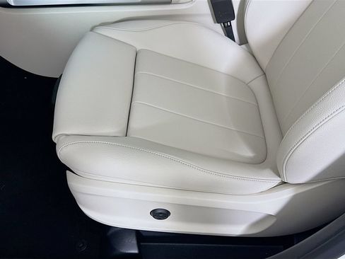 Used 2026 Mercedes-Benz GLB 250 4MATIC image 18
