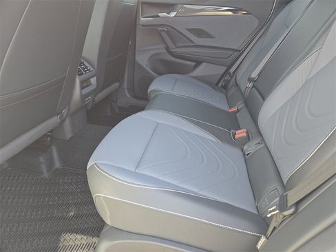 New 2026 Volkswagen Tiguan SE R-Line image 23