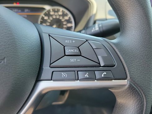 Used 2025 Nissan Altima 2.5 SV FWD image 17