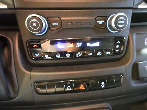 New 2024 RAM ProMaster 2500 w/ Quick Order Package 22G SLT image 18