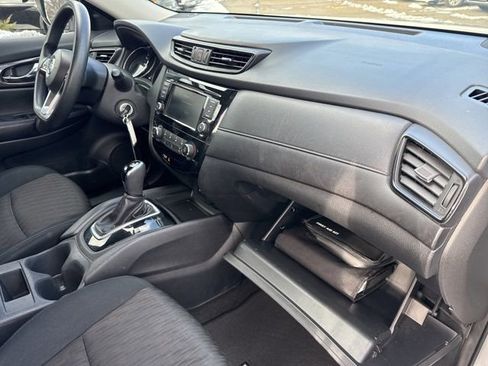 Used 2018 Nissan Rogue S image 20