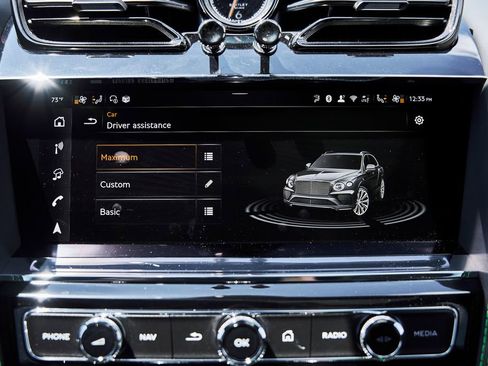 Used 2025 Bentley Bentayga AWD/4WD image 85