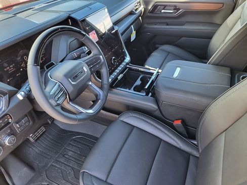 New 2026 GMC Yukon Denali image 8