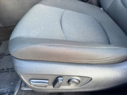 Used 2025 Toyota RAV4 XLE image 14