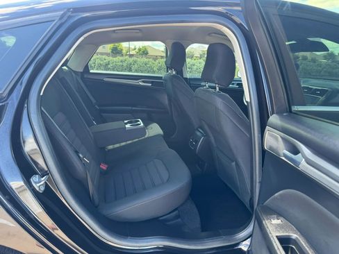Used 2020 Ford Fusion SE FWD image 35