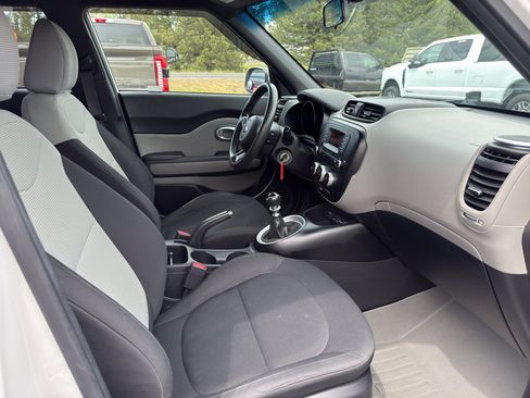 Used 2014 Kia Soul FWD image 33