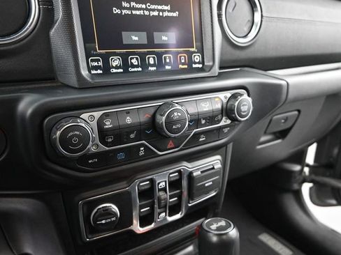 Used 2023 Jeep Wrangler Unlimited Sahara w/ Cold Weather Group image 33