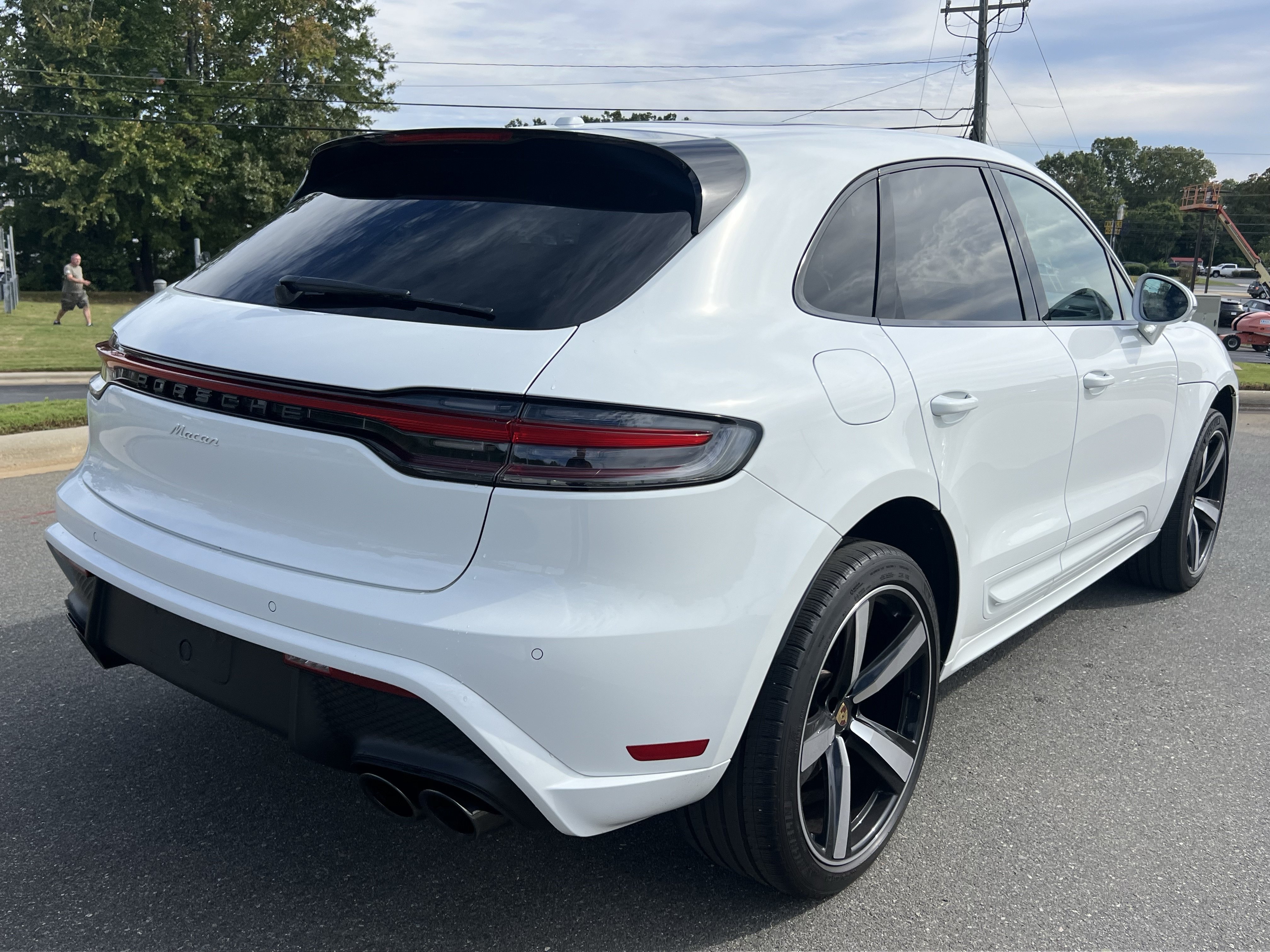 Used 2023 Porsche Macan AWD/4WD image 9