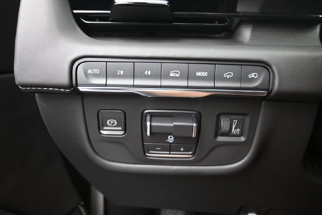 Used 2023 Cadillac Escalade Sport Platinum w/ LPO, ONYX Package AWD/4WD image 14