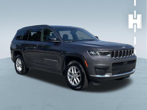 Used 2025 Jeep Grand Cherokee L Laredo RWD image 1