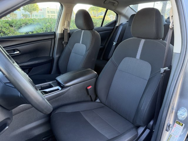 Used 2024 Nissan Sentra SV FWD image 2
