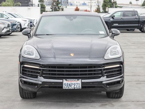 Used 2022 Porsche Cayenne image 2