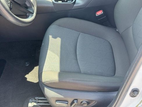 Used 2025 Toyota RAV4 XLE AWD/4WD image 18