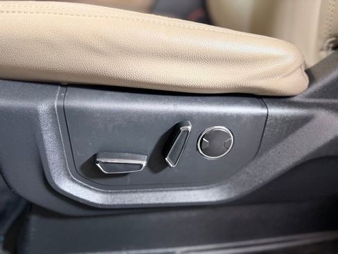 Used 2023 Ford Expedition Limited image 17