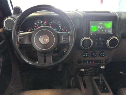 Used 2012 Jeep Wrangler Unlimited Sahara w/ Trailer Tow Group AWD/4WD image 14