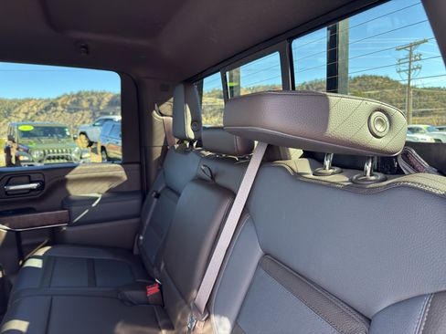 Used 2023 GMC Sierra 2500 Denali image 9