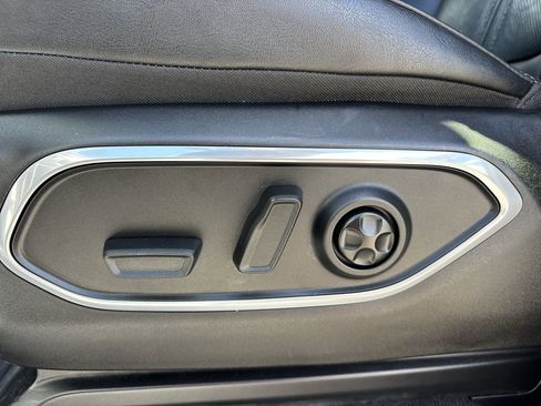 Used 2024 Jeep Wagoneer L Series II w/ Flexible Seating Group image 21