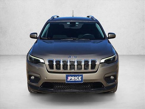Used 2019 Jeep Cherokee Latitude w/ Popular Appearance Group FWD image 2