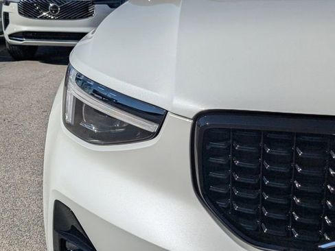 New 2026 Volvo XC40 B5 Ultra w/ Protection Package Premier image 10