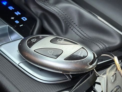 Used 2025 Hyundai Elantra Limited FWD image 41