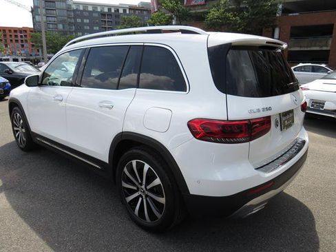 Certified 2020 Mercedes-Benz GLB 250 4MATIC image 2
