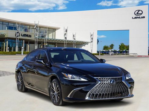 Used 2023 Lexus ES 350 Premium image 2