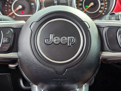 Used 2023 Jeep Wrangler Unlimited Rubicon AWD/4WD image 29