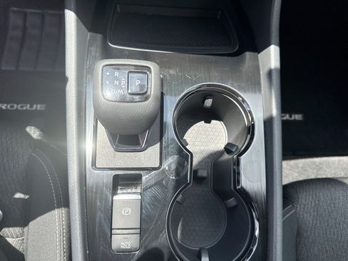 Used 2026 Nissan Rogue SV AWD/4WD image 19