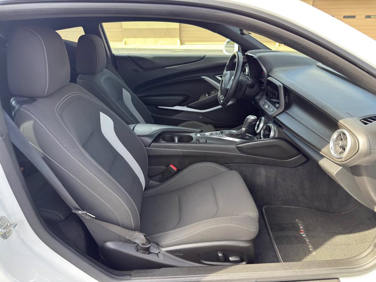 Used 2018 Chevrolet Camaro SS RWD image 20