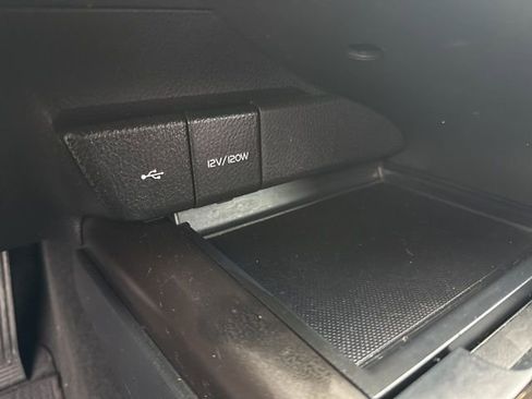 Used 2023 Toyota Camry SE image 29