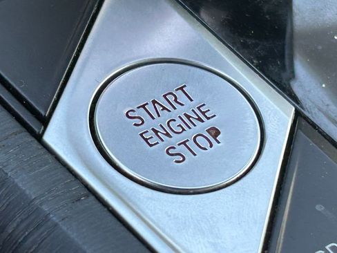 Used 2022 BMW M440i Convertible w/ Premium Package image 17